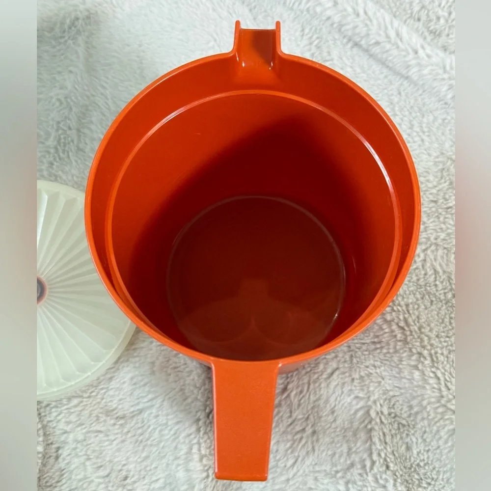 Tupperware Vintage #1575 Harvest Orange Go-Between Push Button 2 Qt Pitcher